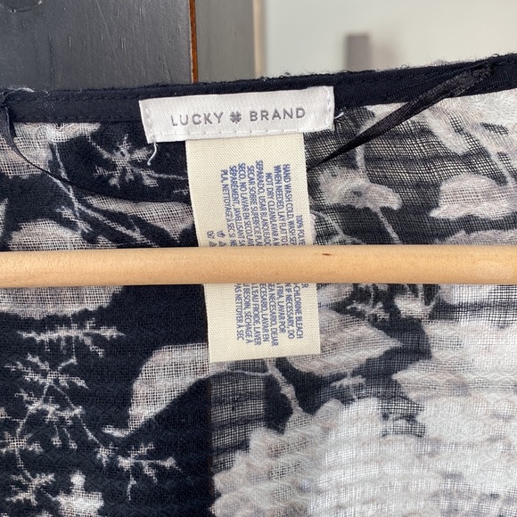 Lucky brand boho cardigan very light good condition. One size - Picture 2 of 4